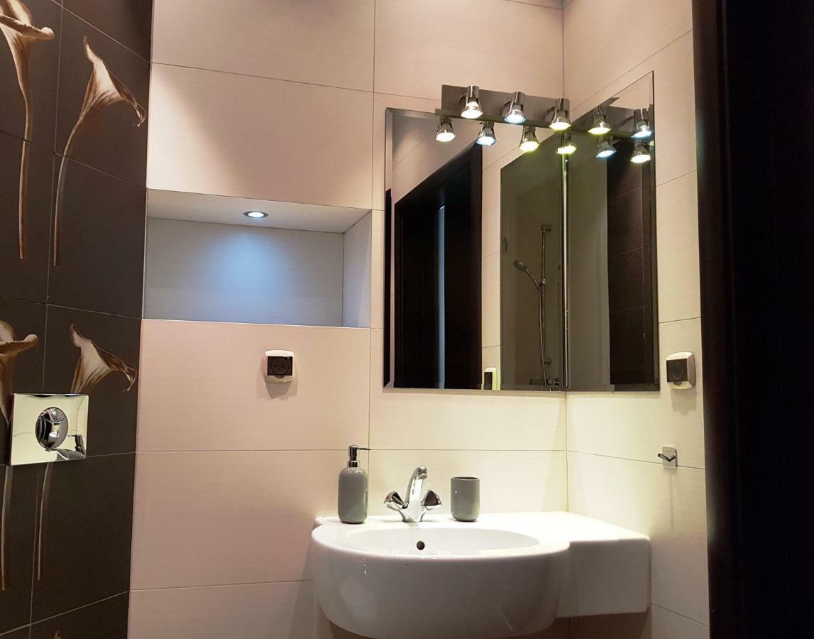 Apartament "Cleopatra 5" przy Rynku z parkingiem Apartment Kielce Bagian luar foto