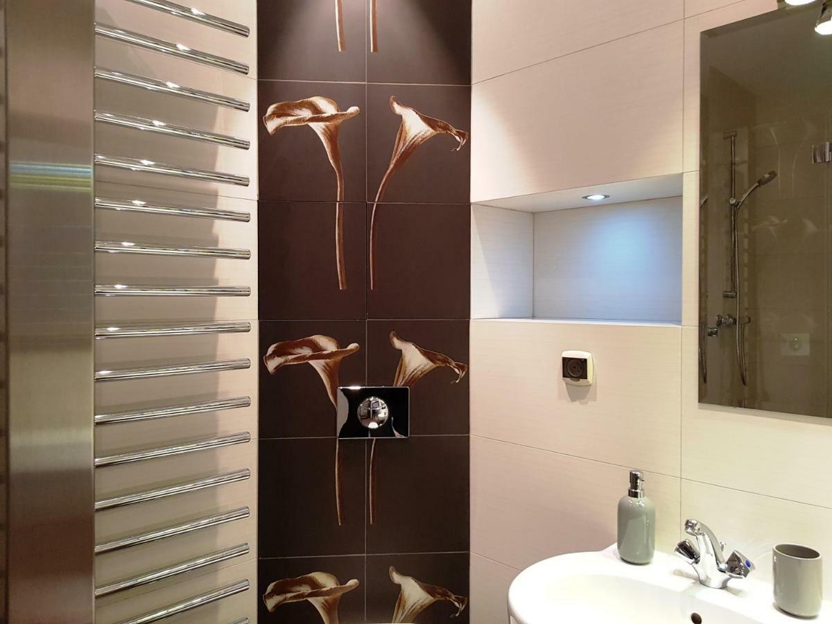 Apartament "Cleopatra 5" przy Rynku z parkingiem Apartment Kielce Bagian luar foto